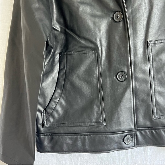 NWT NVLT Women’s Vegan Leather Collared Trucker Jacket in Black Size Small - Picture 6 of 8